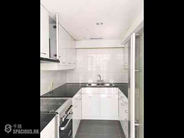Mid Levels Central - May Tower Block 1 05