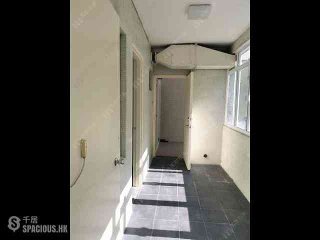 Mid Levels Central - May Tower Block 1 08