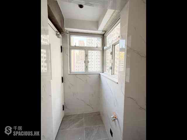 Soho - King Ho Building 05