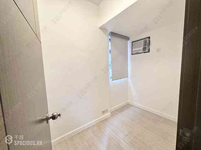 Wan Chai - Chin Hung Building 03