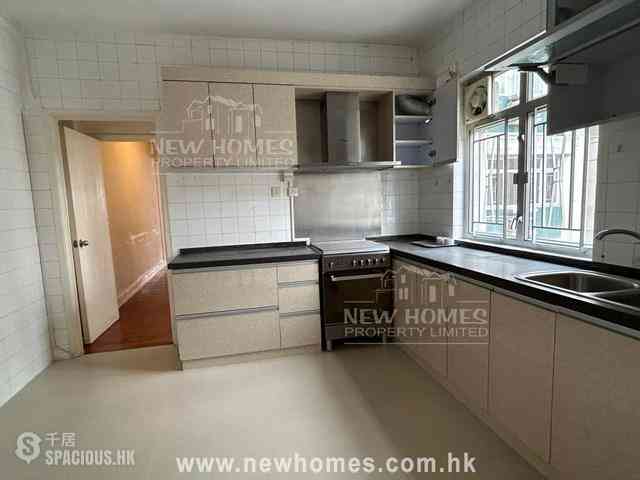 Stubbs Road - Evergreen Villa 05