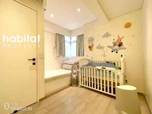 Mid Levels Central - Elegant Terrace 04