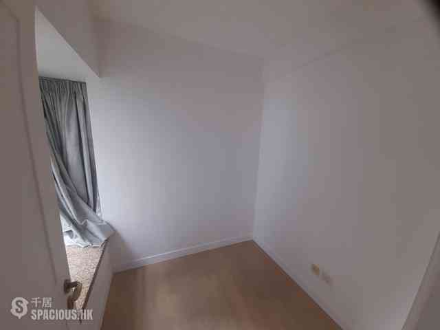 Sheung Wan - Queen's Terrace Block 2 04