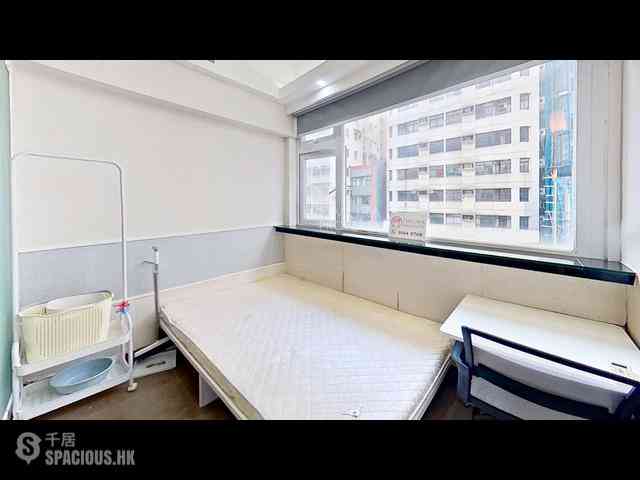Wan Chai - Glory House 13