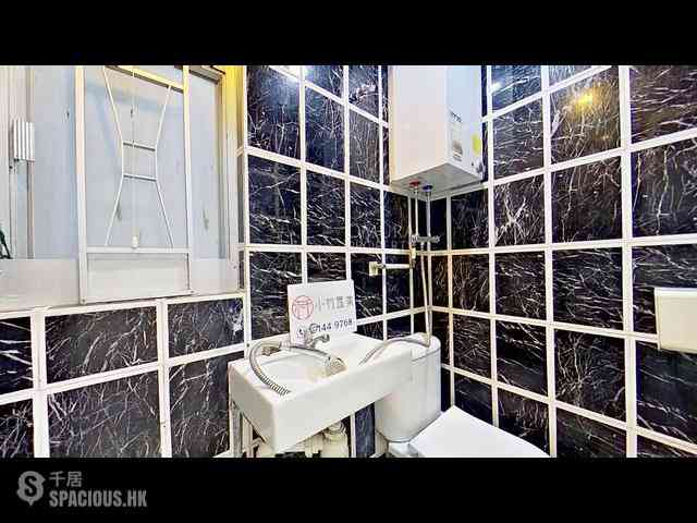 Sai Ying Pun - 246, Queen's Road West 08