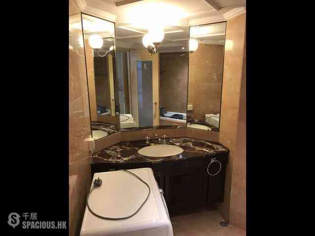 Wan Chai - Convention Plaza Apartments 08