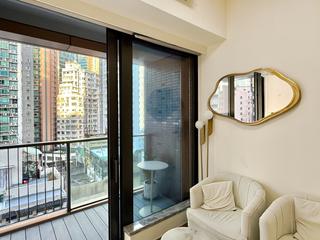 Sai Ying Pun - The Queens 07
