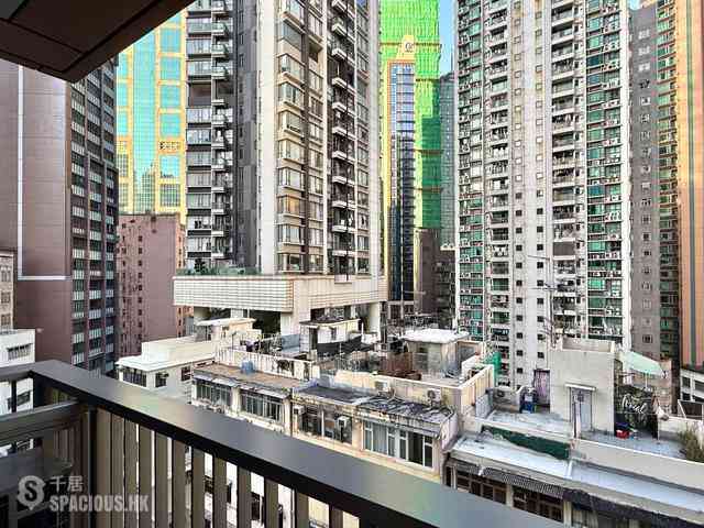 Sai Ying Pun - The Queens 08