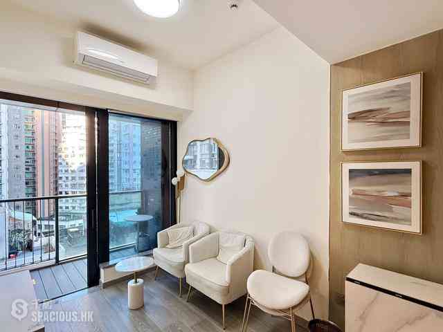 Sai Ying Pun - The Queens 02
