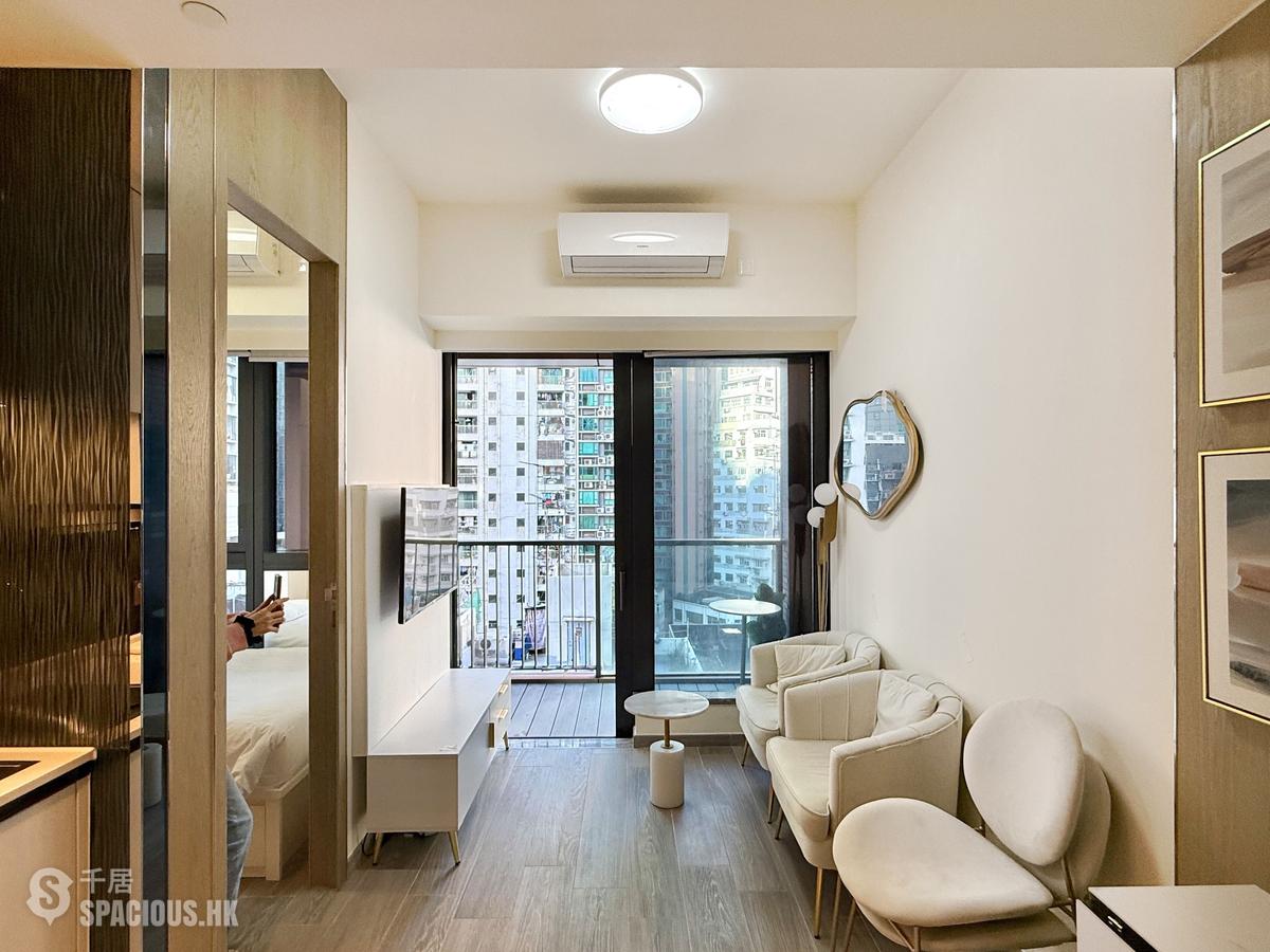 Sai Ying Pun - The Queens 01