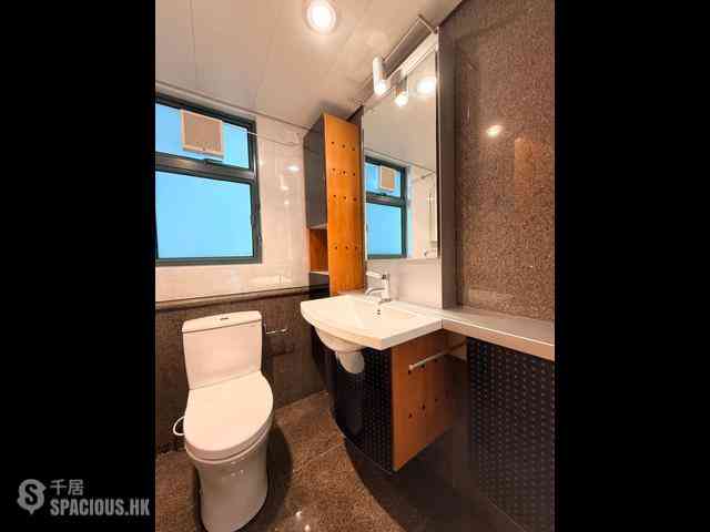 Mid Levels West - 80 Robinson Road 10