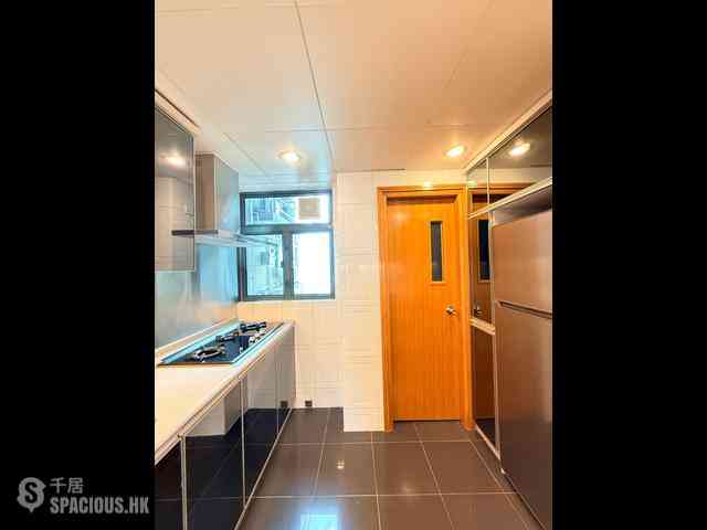 Mid Levels West - 80 Robinson Road 15