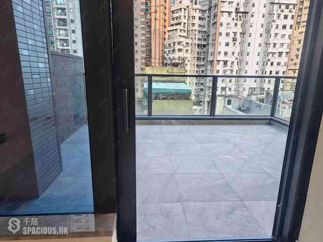 Sai Ying Pun - The Queens 02