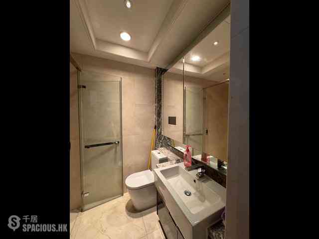 Wan Chai - The Avenue Phase 2 Block 2 02