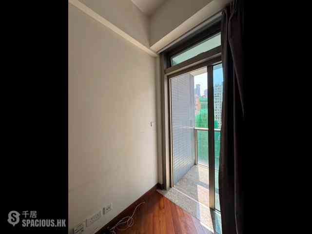 Wan Chai - The Avenue Phase 2 Block 2 05