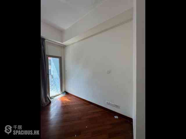 Wan Chai - The Avenue Phase 2 Block 2 07