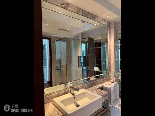 Wan Chai - The Avenue Phase 2 Block 2 04