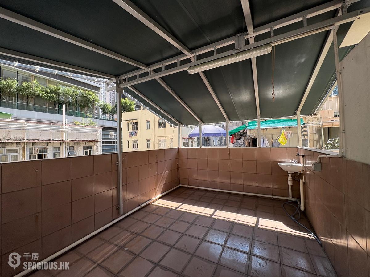 Sai Ying Pun - 246, Queen's Road West 01