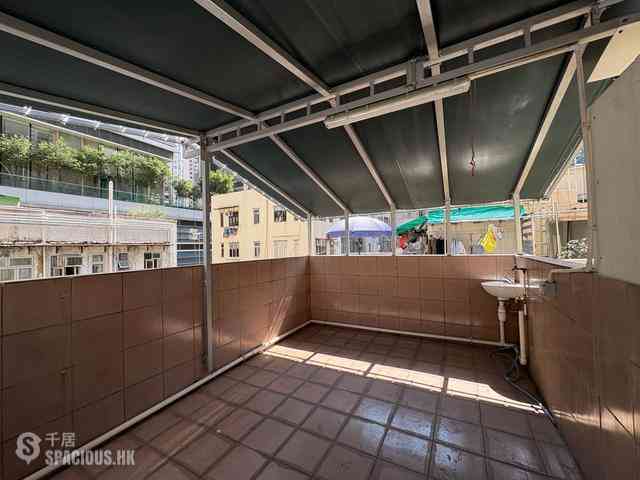 Sai Ying Pun - 246, Queen's Road West 01