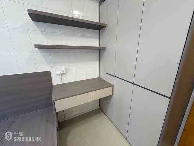 Sai Ying Pun - 246, Queen's Road West 06