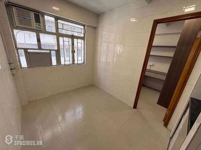 Sai Ying Pun - 246, Queen's Road West 08