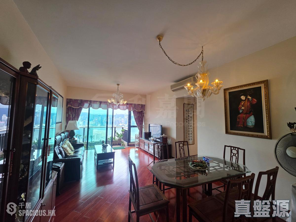 West Kowloon - The Arch Sun Tower (Block 1A) 01