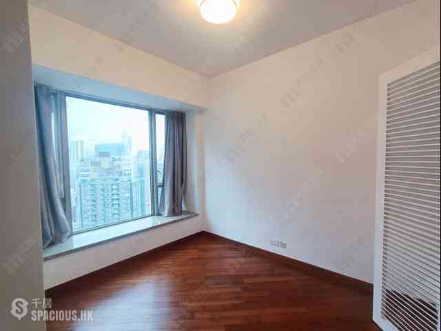 Wan Chai - The Avenue Phase 2 Block 3 04
