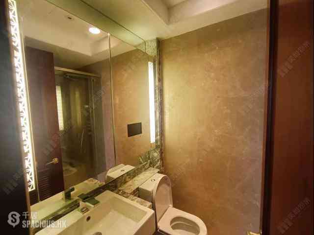 Wan Chai - The Avenue Phase 2 Block 3 05