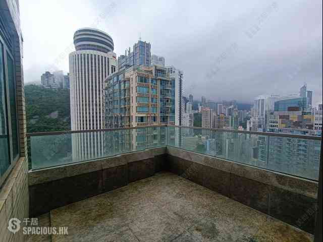 Wan Chai - The Avenue Phase 2 Block 3 09