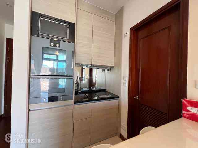 Wan Chai - The Avenue Phase 2 Block 3 04