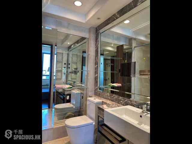 Wan Chai - The Avenue Phase 2 Block 3 05