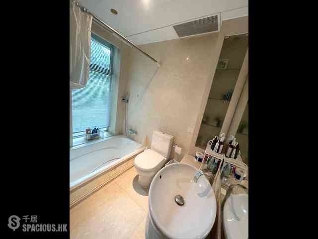 Mid Levels Central - Regence Royale Tower 1 06