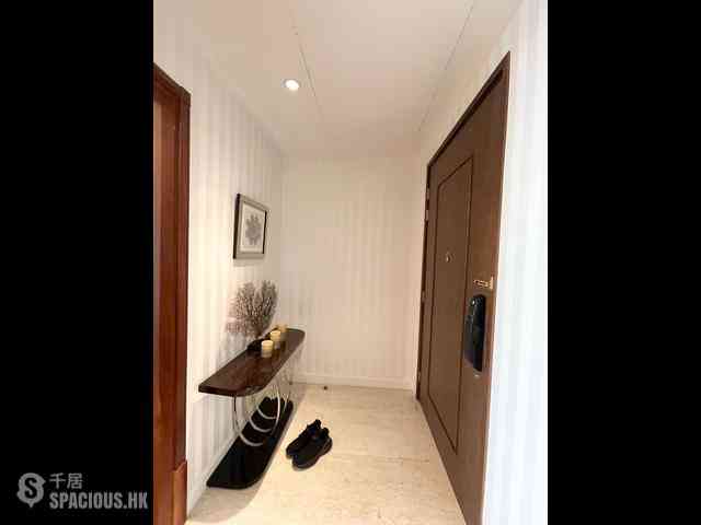 Mid Levels Central - Regence Royale Tower 1 12