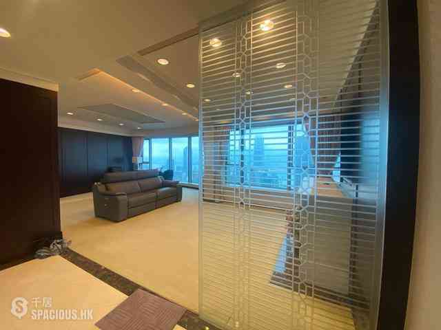 Mid Levels Central - Regence Royale Tower 1 04