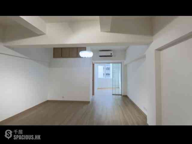 Wan Chai - Yau Kwong Building 01