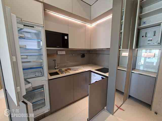 Sai Ying Pun - Upper Manor 05
