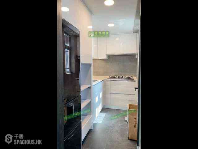 Kennedy Town - The Merton Tower 1 06