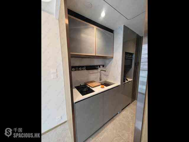 Soho - Caine Hill 06
