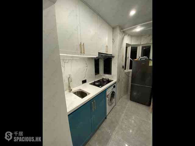 Mid Levels Central - Rich Court 03