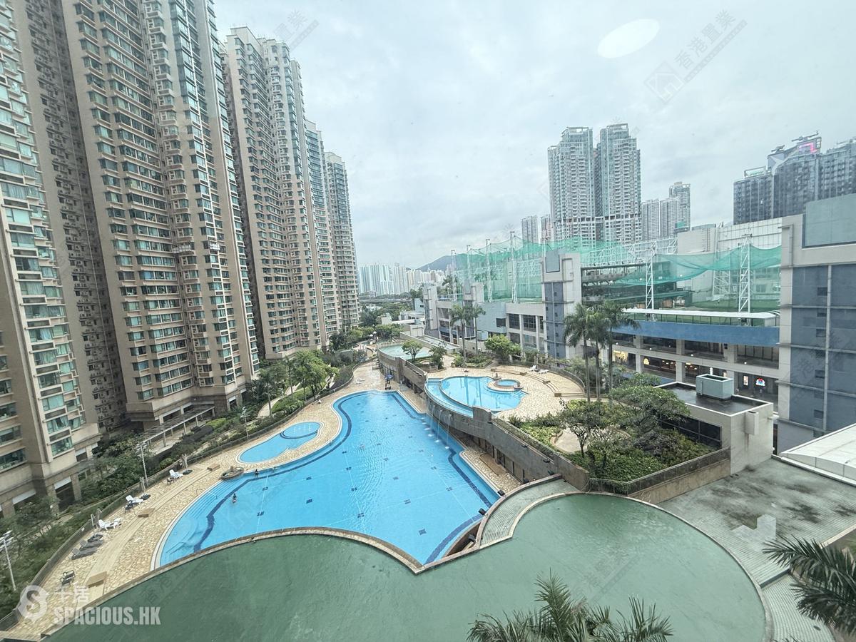 Tai Kok Tsui - Island Harbourview Block 5 01