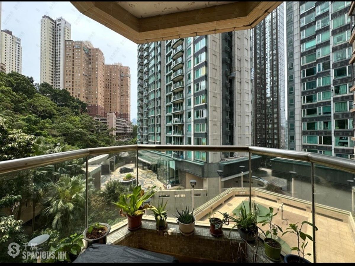Tai Hang - Ronsdale Garden 01