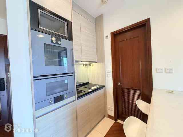 Wan Chai - The Avenue Phase 2 Block 3 06