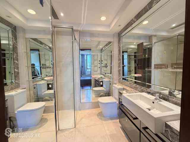 Wan Chai - The Avenue Phase 2 Block 3 04