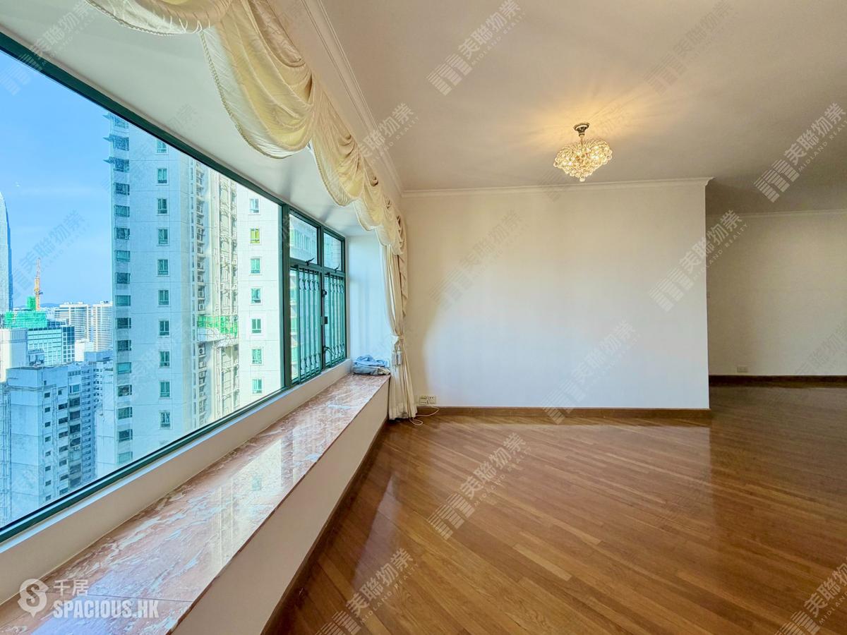 Mid Levels Central - Robinson Place 01