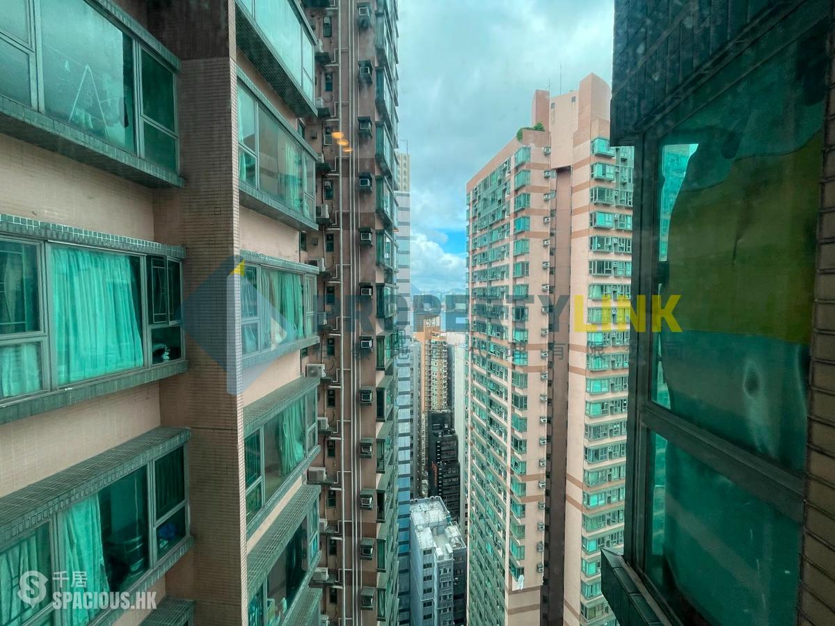 Sheung Wan - Queen's Terrace 01