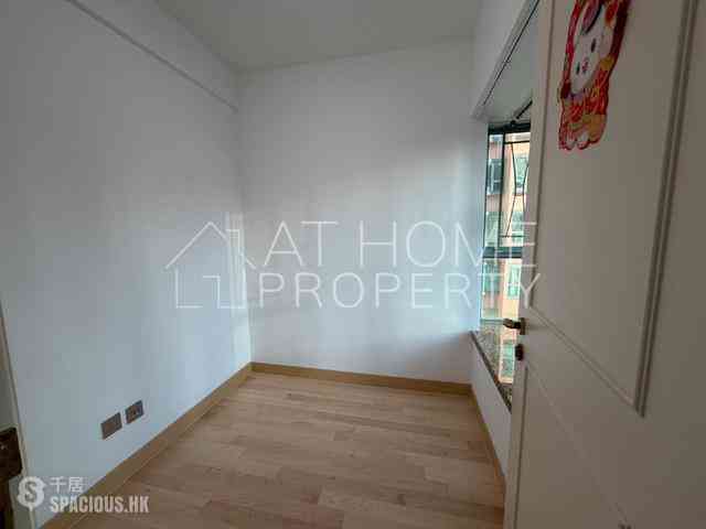 Sheung Wan - Queen's Terrace 05
