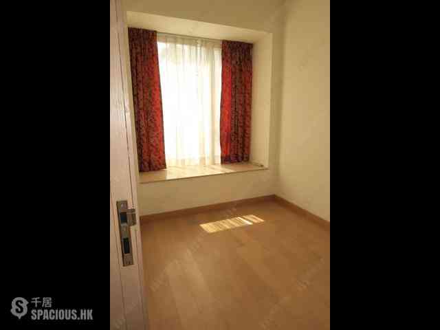 Sai Ying Pun - Island Crest Block 2 03