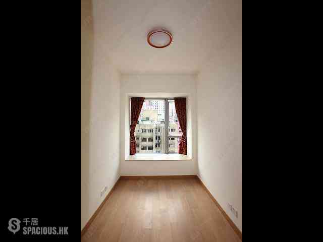 Sai Ying Pun - Island Crest Block 2 04