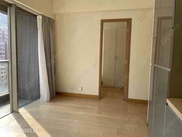 Sai Ying Pun - Island Crest Block 2 07