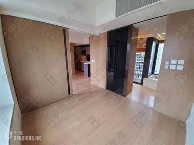 Mid Levels Central - Gramercy 04